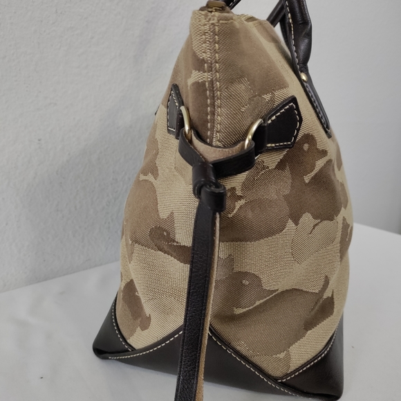 DOONEY & BOURKE Brown Canvas Duck Pattern With Leather Trim Tote - Picture 4 of 15